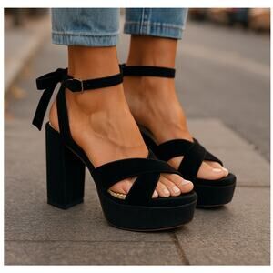 Antonio Melani + Nicola Bathie Black 11M Velvet Lila Bow Platform Pumps Women's
